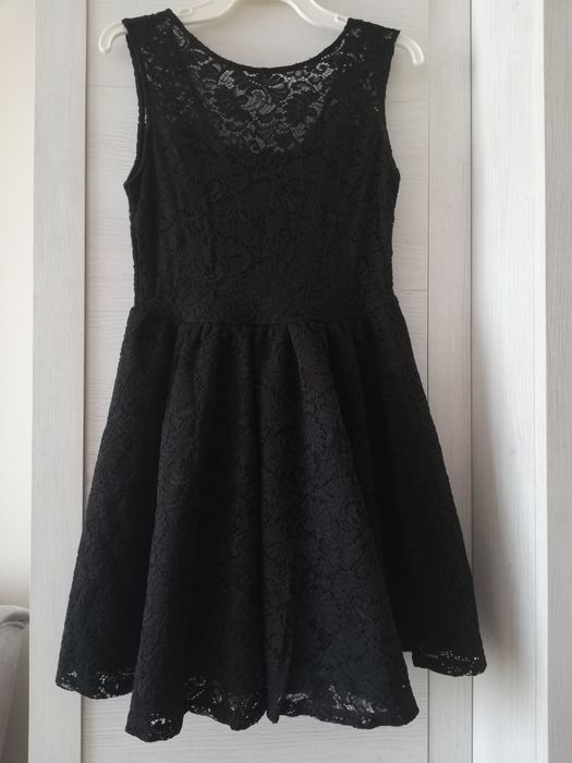 Koronkowa sukienka