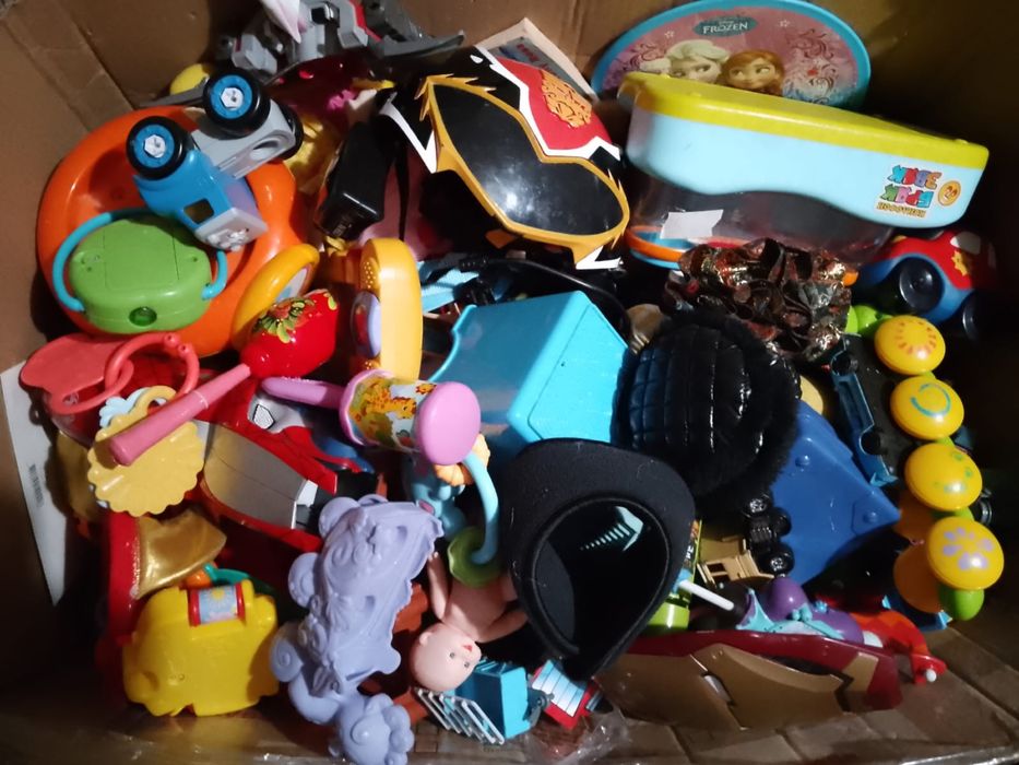 Лот іграшок,ящик іграшок