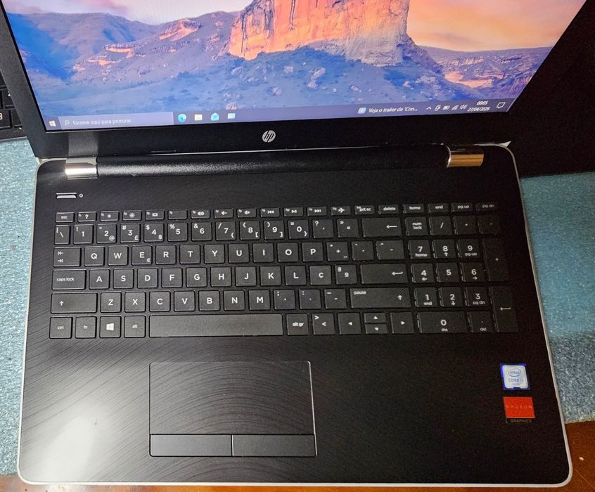 Hp 15-bs003np. I3-6006U.8gb ddr4.hdd 500gb.radeon R5 M330.