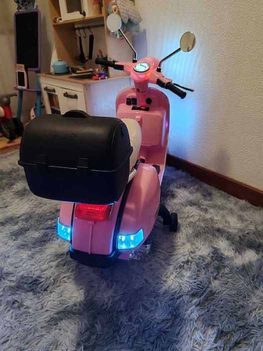 Mota vespa  Piaggio de 12v