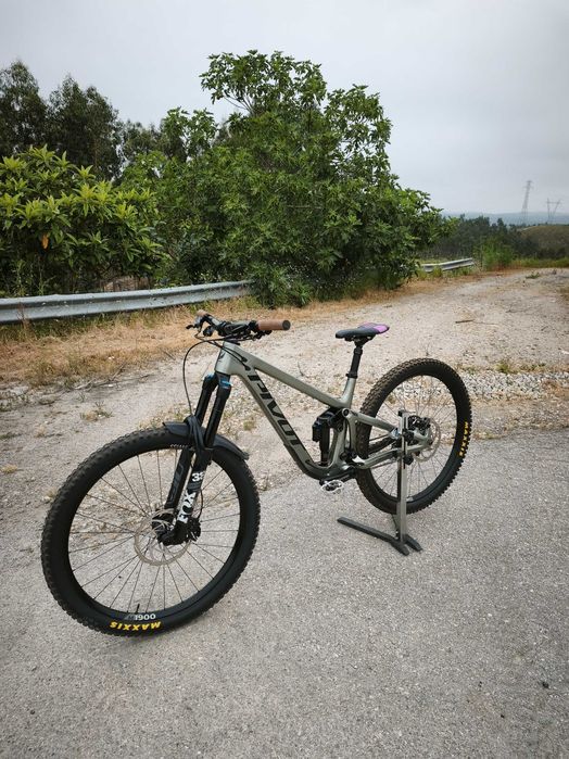 Bicicleta Pivot Firebird