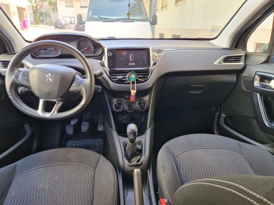 Peugeot 208 Como Novo