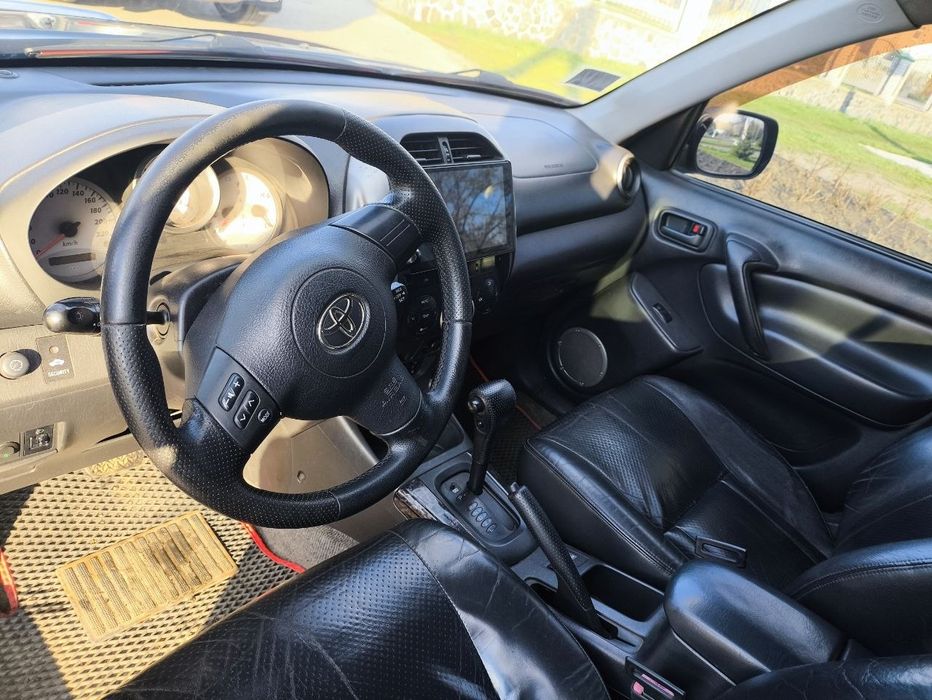 Продам Toyota RAV4 2004