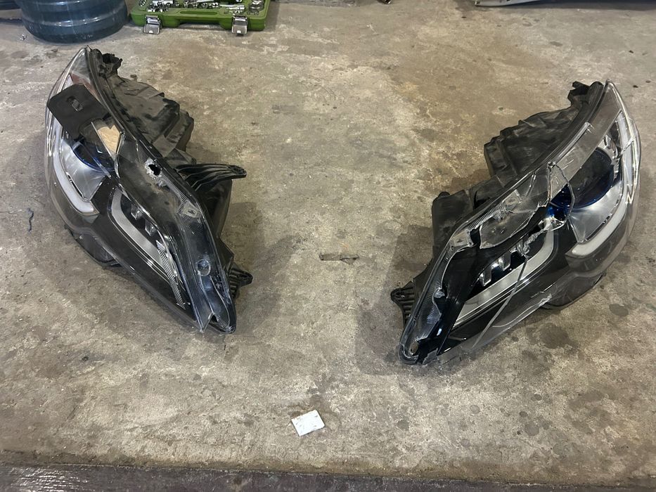 Передні фари на авто Jetour X70