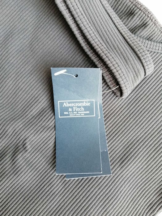 Серый топ Abercrombie & Fitch