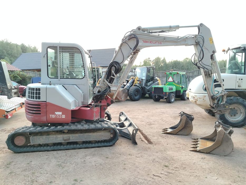 Minikoparka Takeuchi TB153FR