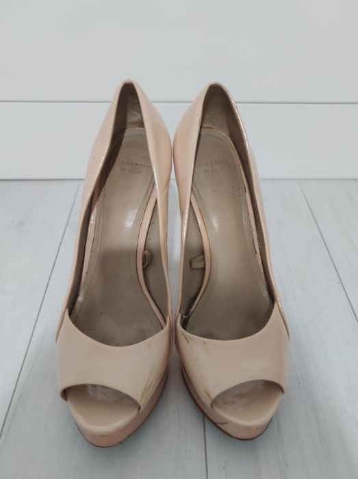 Buty na asymetrycznym obcasie ZARA rozm. 38 beżowe na platformie