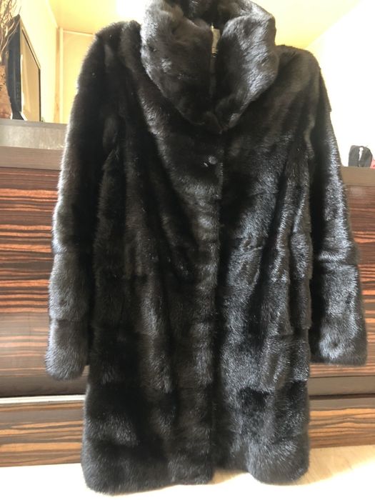 Поперечная чёрная норковая шуба