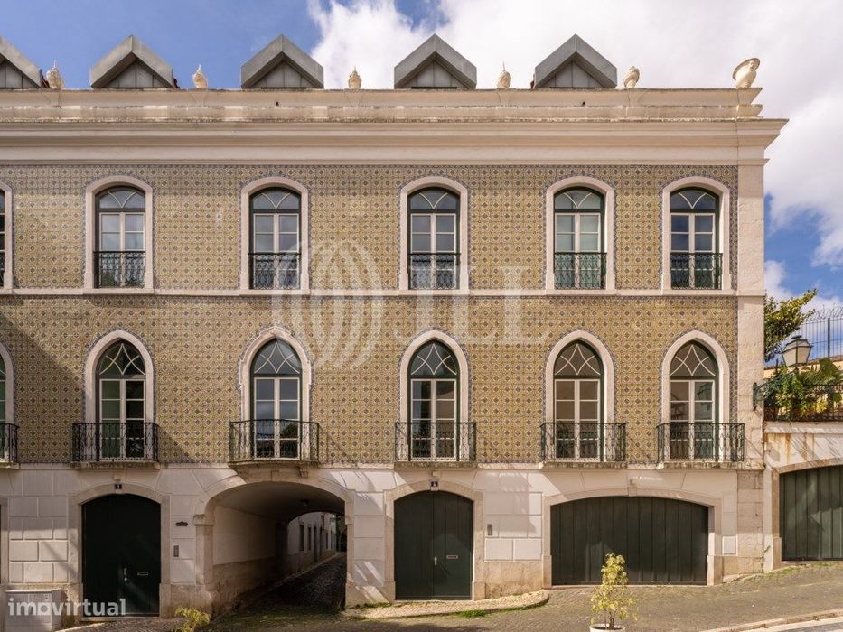 Moradia T5 com garagem, no Palácio do Contador-Mor, em Lisboa