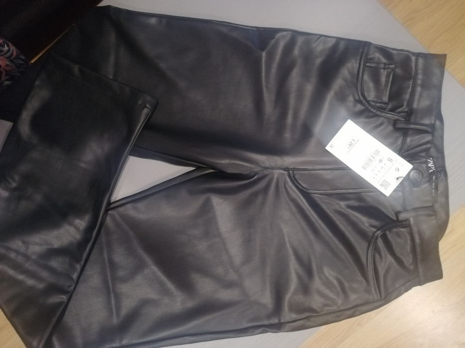 Calças napa Zara