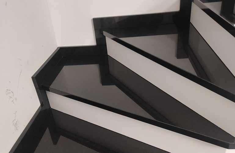 Granit Black Galaxy, czarny, kamień naturalny, płytki, stopnie, blaty