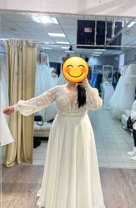 Продам весільну сукню