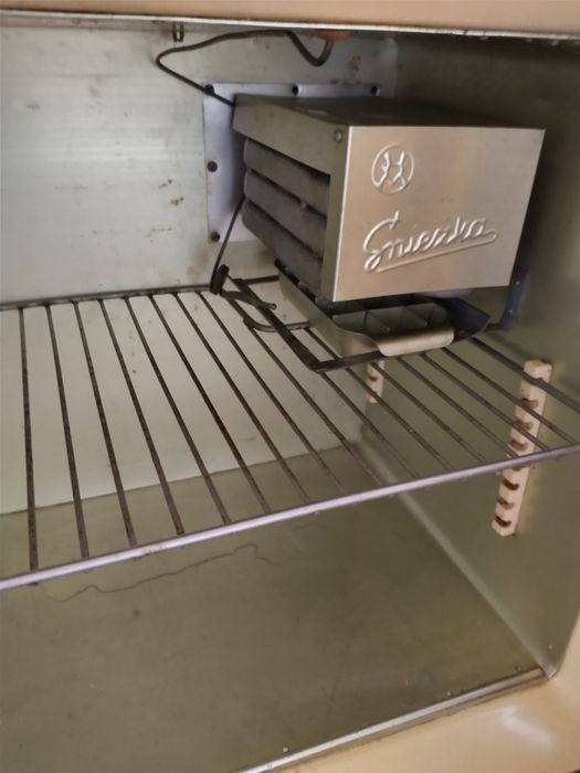 Lodówka retro do renowacji