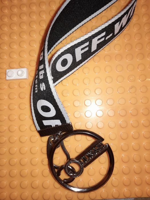 Брелок Off White