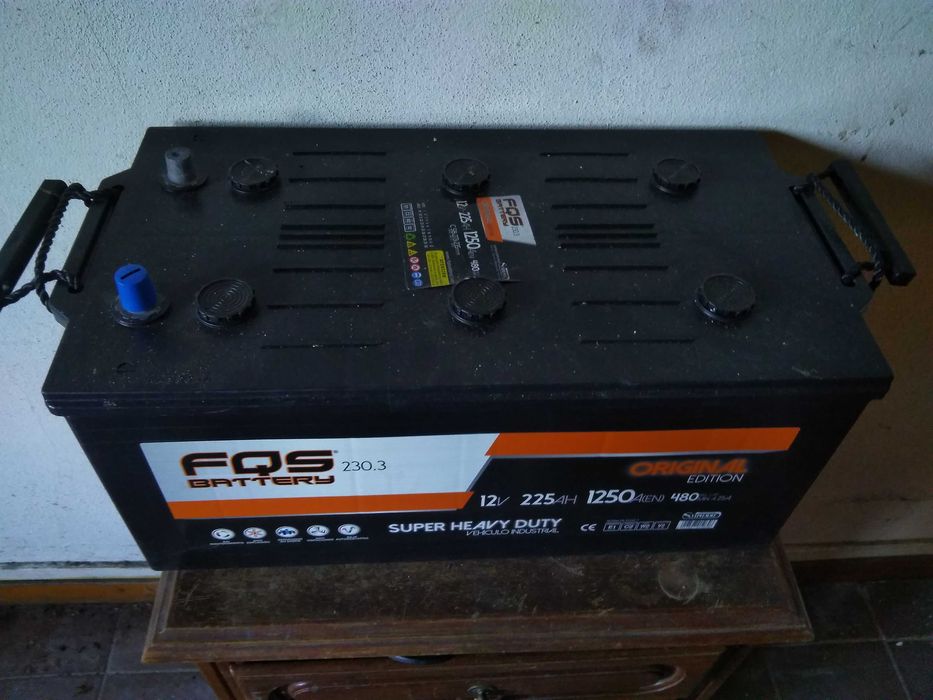 Bateria NOVA camião máquinas etc.