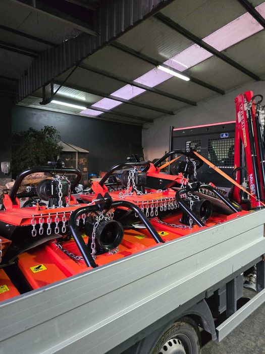 Entregas gratuitas! Tratores e alfaias agrícolas + 300 stock