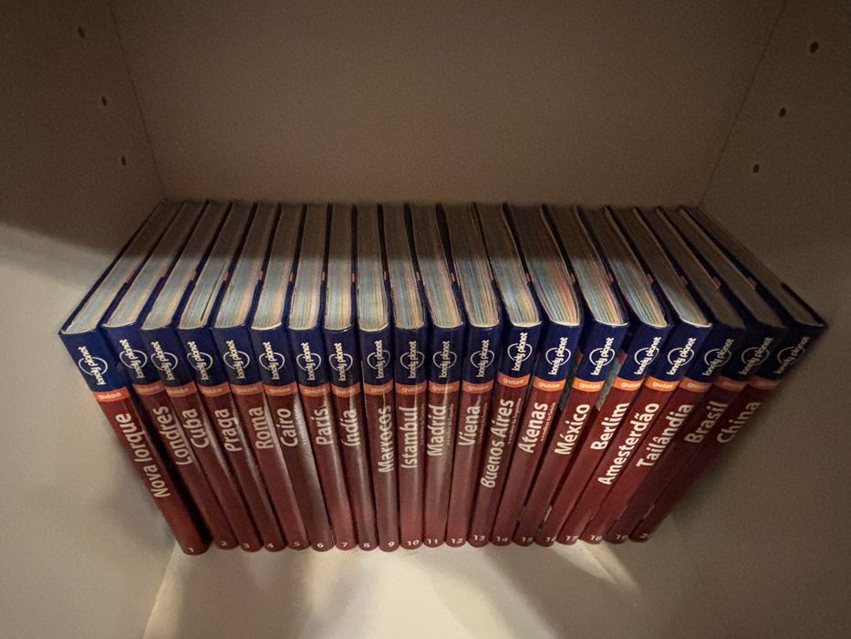 Coleção de 20 guias Lonely Planet