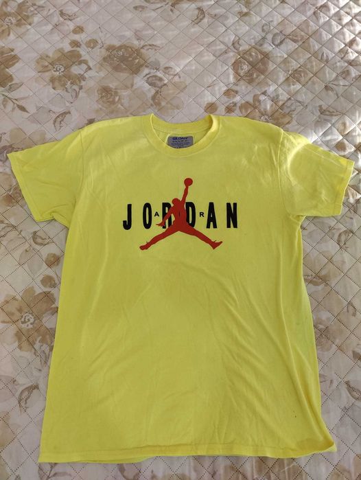 T-shirt Air Jordan tam. L em excelente estado.
