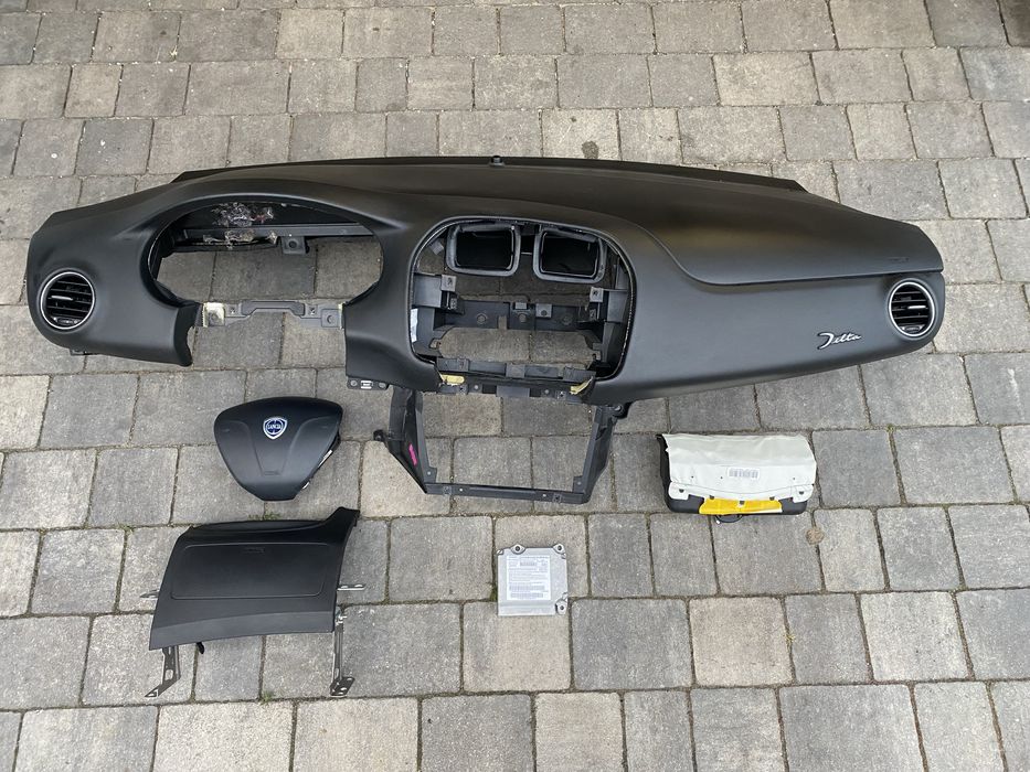 Konsola Lancia Delta komplet