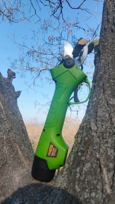 Аккумуляторный садовый секатор pro craft ES 16 Li