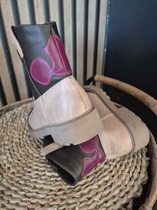 Sprzedam buty kowbojki Reserved w rozmiarze 33