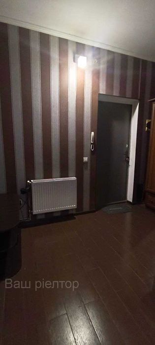 Продам 1к кв пр-т Свободи з А\О 2поверх!