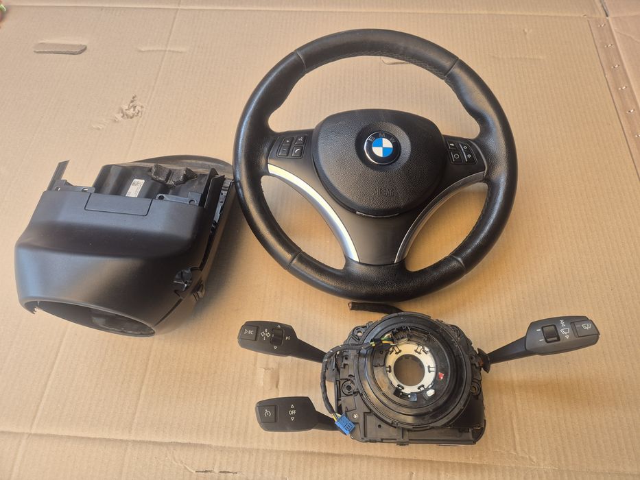 BMW E81 E82 E84 E87 E88 E90 E92 Kierownica Sport skóra grzana podgrzewana oryg Manetki przełączniki taśma obudowa kpl