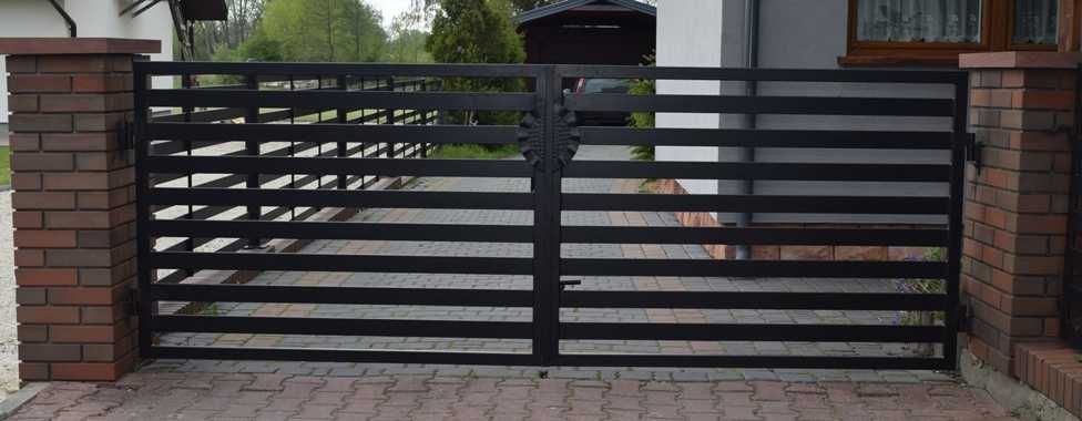 Brama wjazdowa skrzydłowa panelowa 100x20 sztachetki Nowoczesna Modern