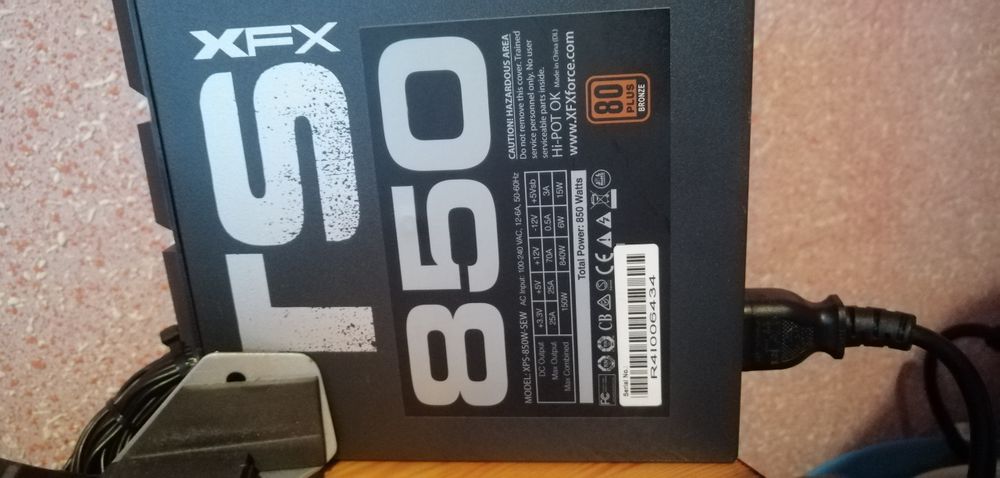 Sprzęt muzyczny z głośnikami