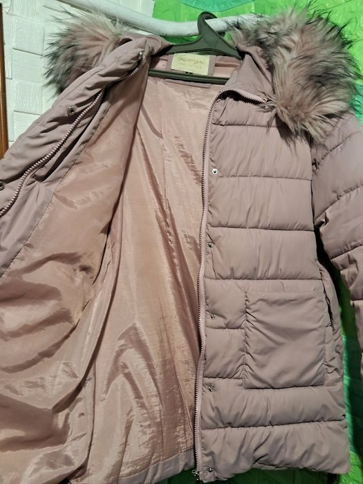 Куртка  пудрова продам
