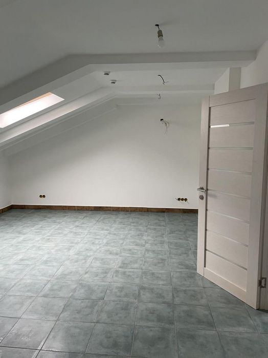 Фасадне комерційне приміщення на Ланжеронівській.