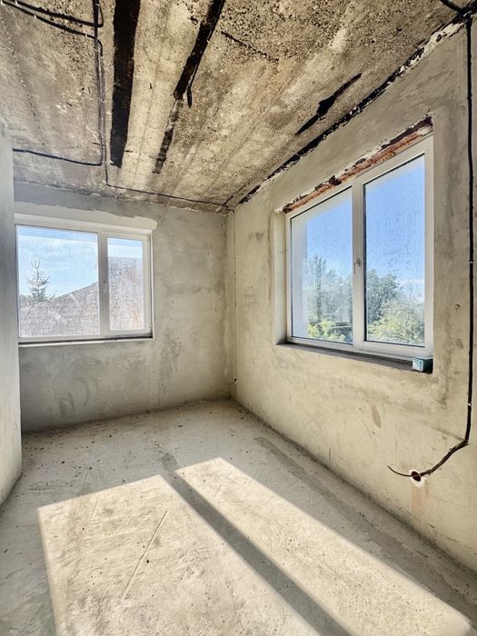 4-х кімнатна квартира в с. Підпечери, біля Івано-Франківська.