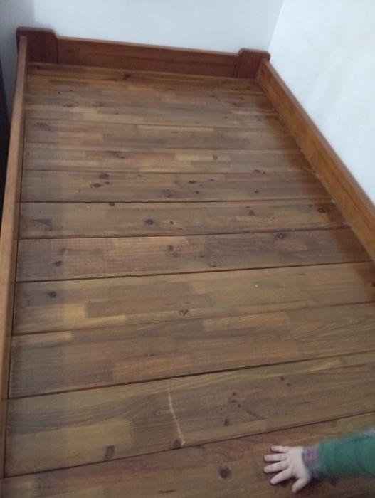 Cama de solteiro Cerne