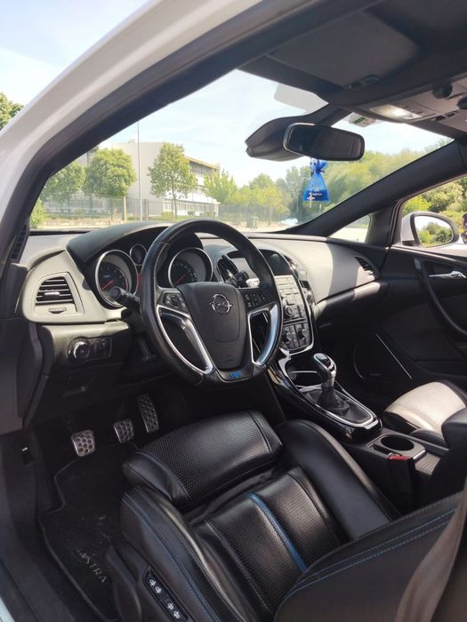 Opel Astra GTC OPC 2.0 T