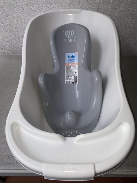 Banheira com adaptador para bebé. Como novo.