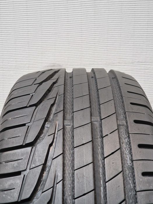 2 Pneus 215/60R17 UNIROYAL Semi Novos