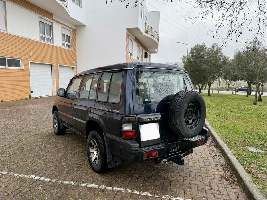 Mitsubishi  Pajero Longo 2.5 TD - 7 Lugares - 4x4 - Classe 1