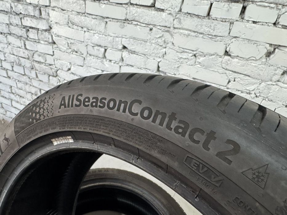 Майже нові всесезонні шини CONTINENTAL 235/45 R19