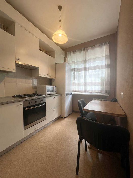 Продам 3 к кв Центр проспект Независимости Сталинка 71 кв м 4 этаж ЭКС
