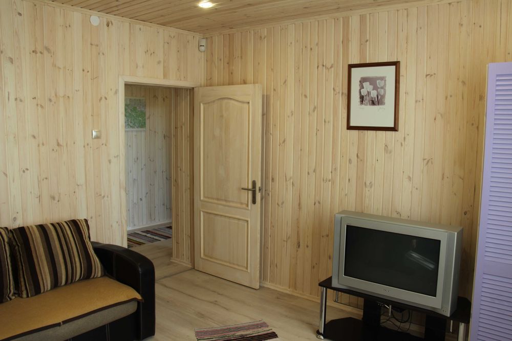 Поверх будинку, окремий вхід, ел\ен без відключень, закрите подвір"я