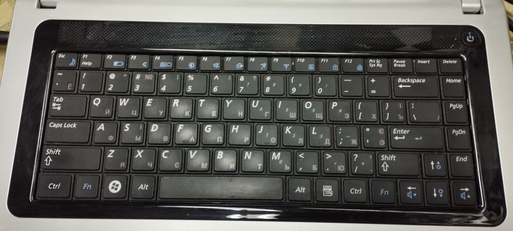 Samsung NP-R518H (НЕ рабочий)