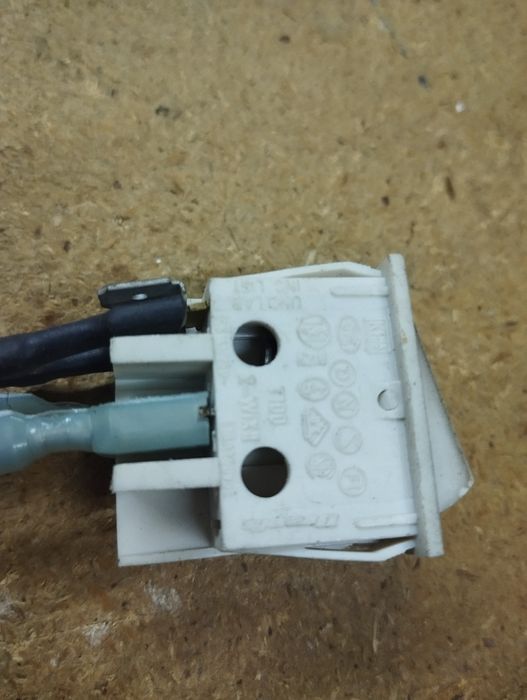 Lote de Botões brancos com 4 terminais