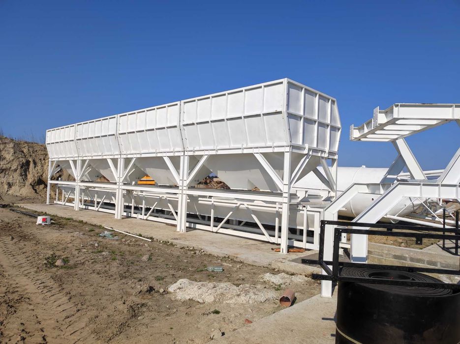 Węzeł betoniarski, zbiornik kruszywa, kosz zasypowy, kosz przyjęciowy