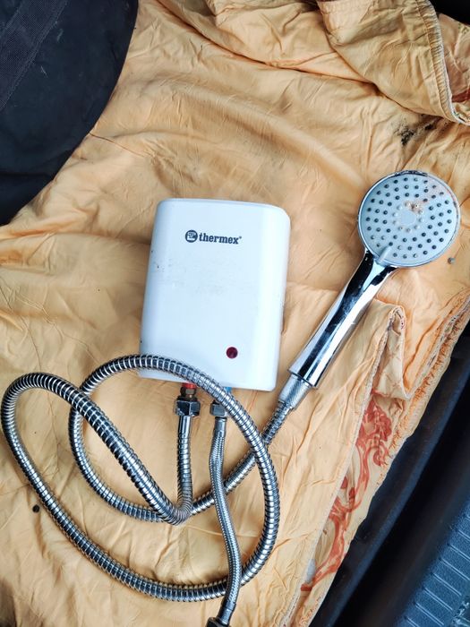 Продам проточный водонагреватель