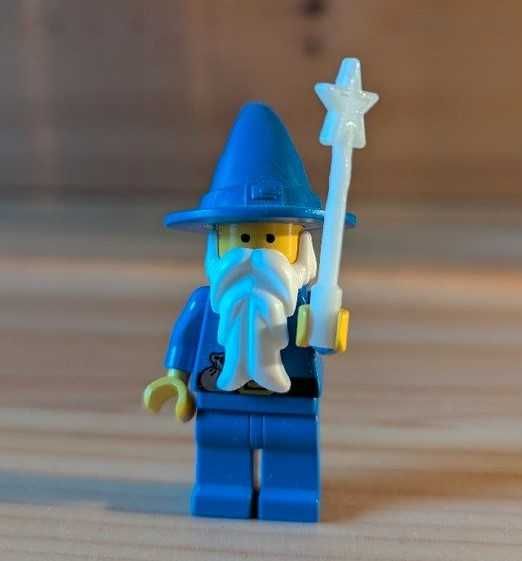 LEGO Minifigurka Castle Majisto Wizard z różdżką cas019 UŻYWANA