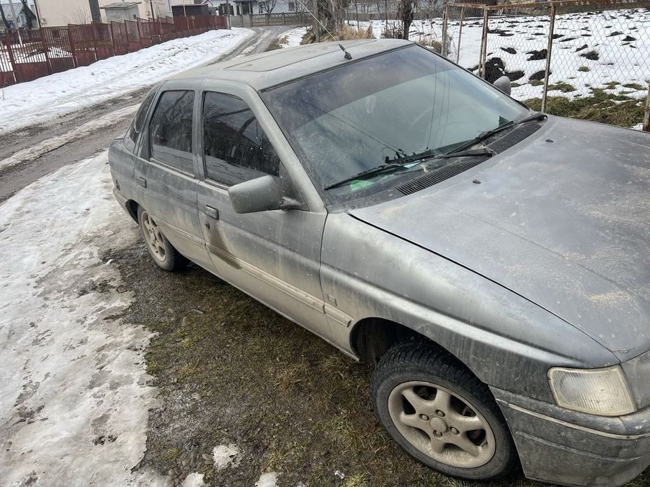 Форд ескорт. 1.4 бензин.750Цікавить обмін.
