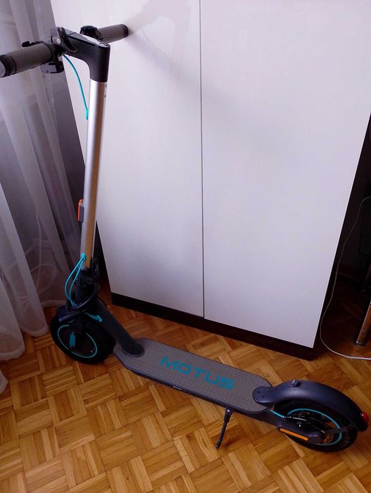 Hulajnoga elektryczna Motus 10 lite