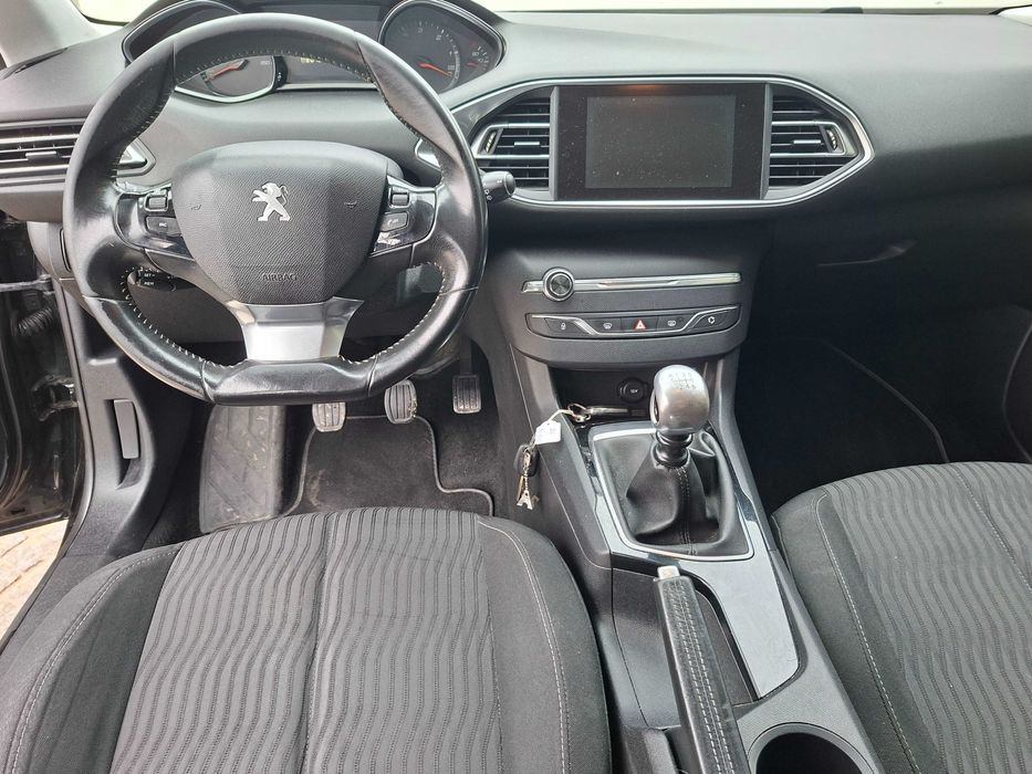 Peugeot 308 SW — fotografia 9