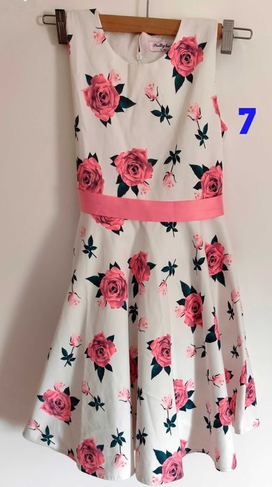 Diversa roupa para menina 7/12 anos em estado impecável.