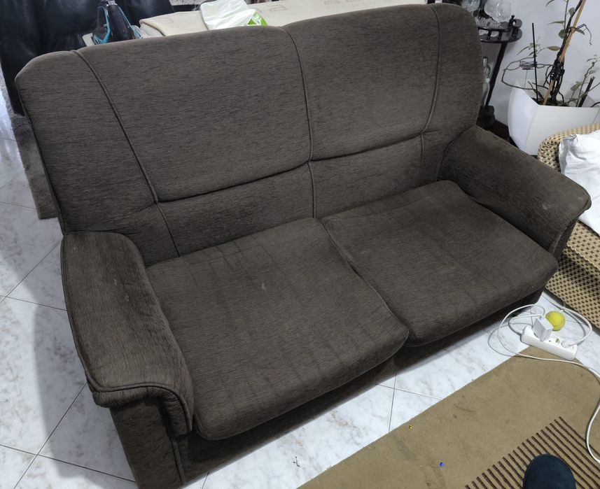 Dou sofá a quem vier buscar zona de gaia